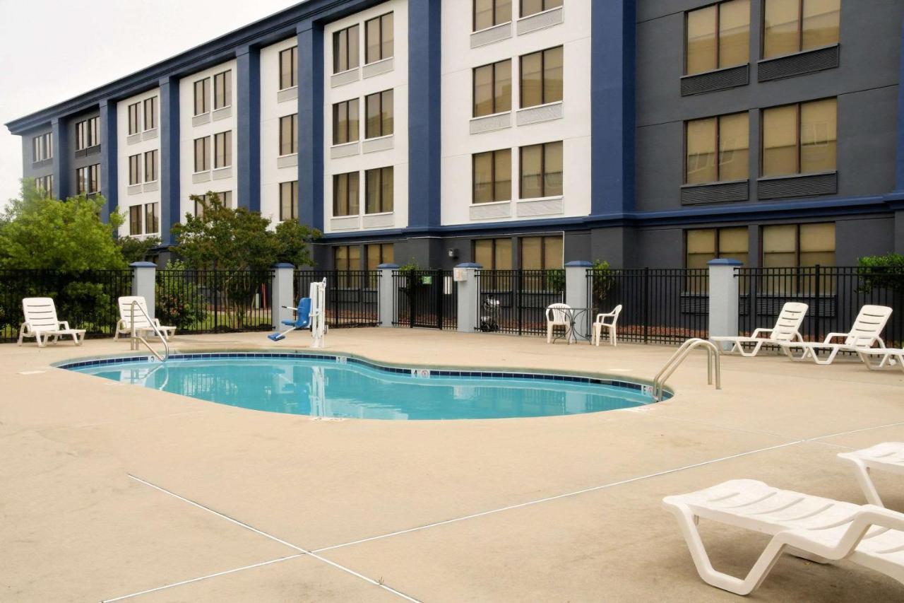 Clarion Pointe Jacksonville Near Camp Lejeune Exterior foto